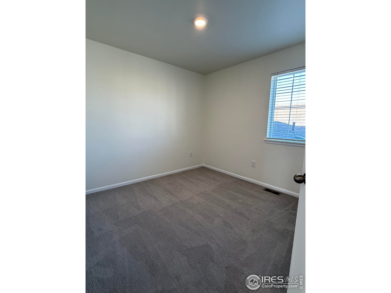 323 Zeppelin Way