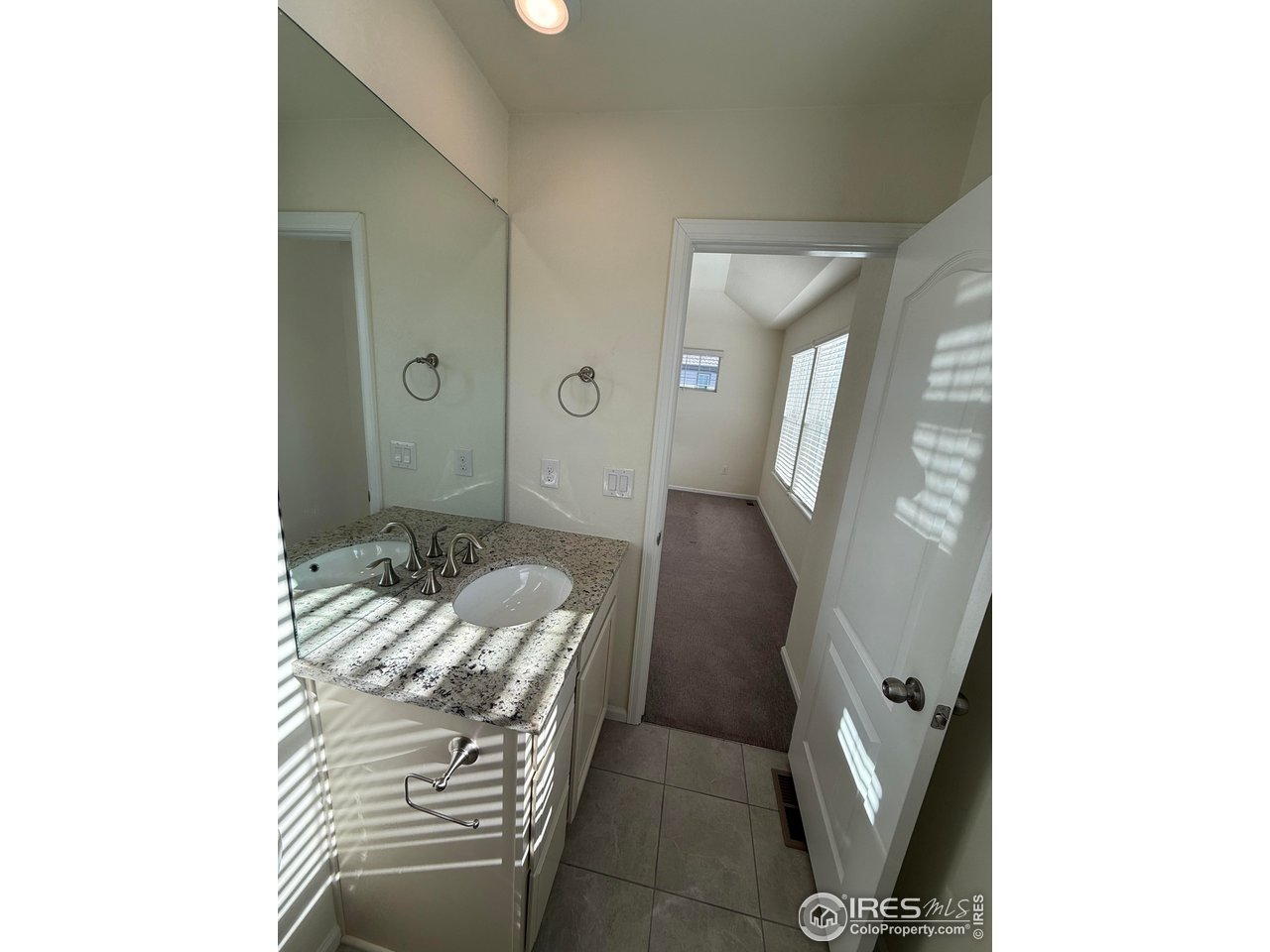 323 Zeppelin Way