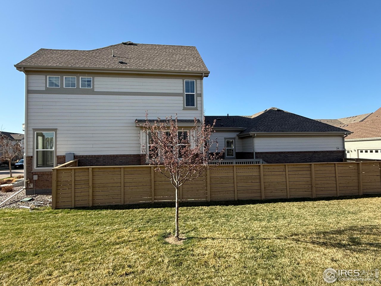 323 Zeppelin Way