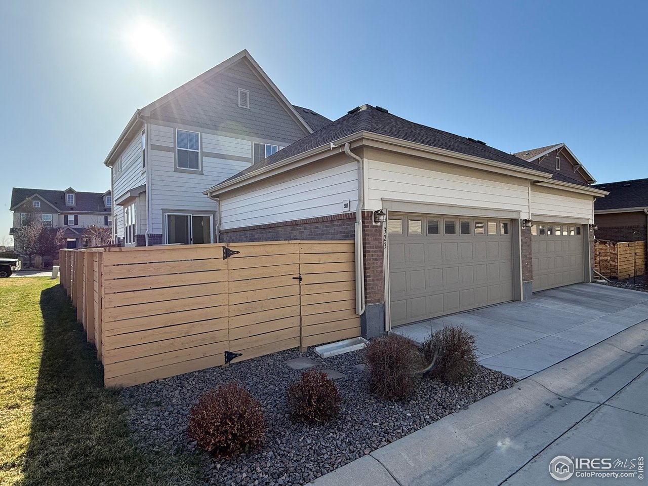 323 Zeppelin Way