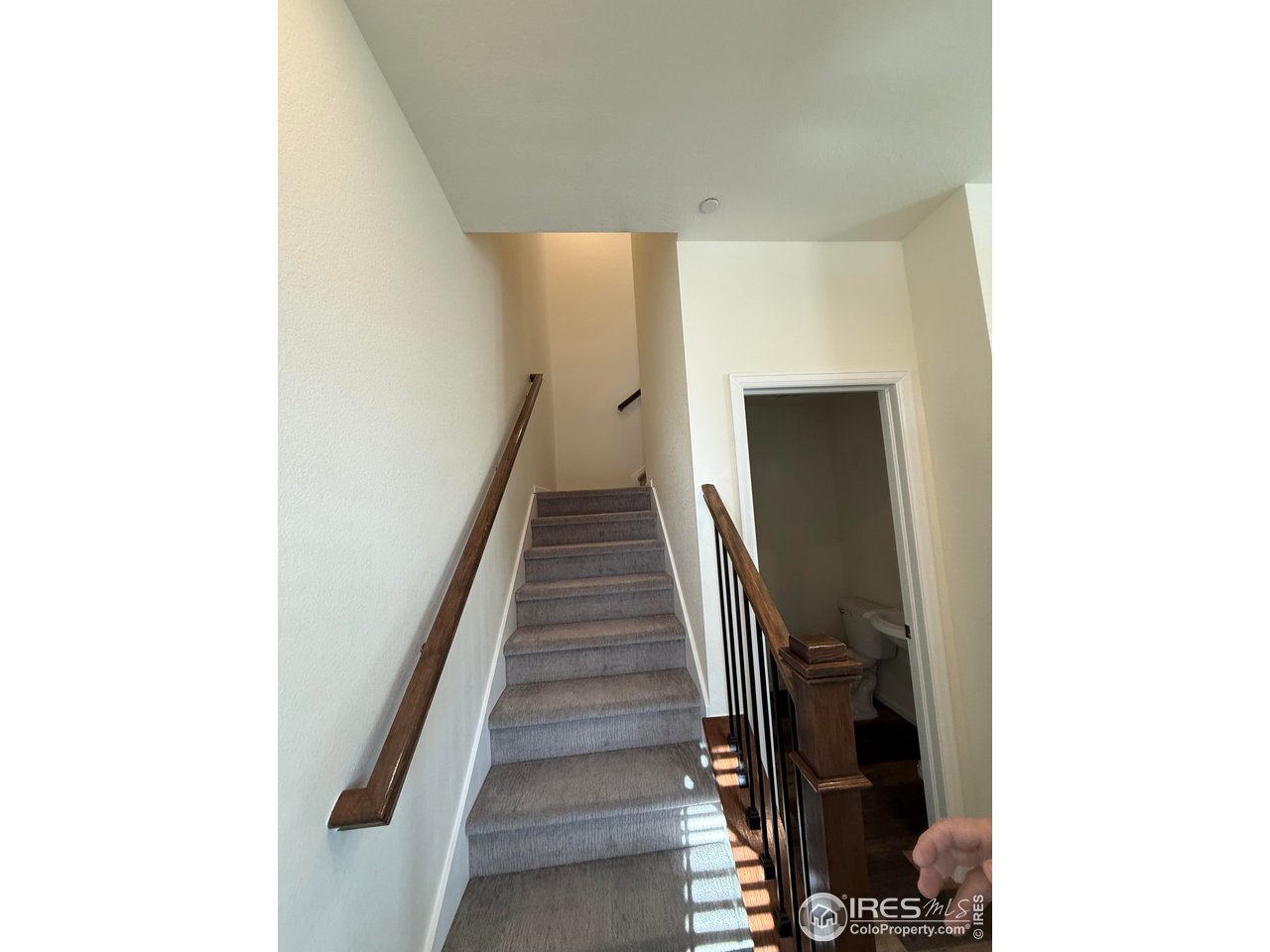 323 Zeppelin Way