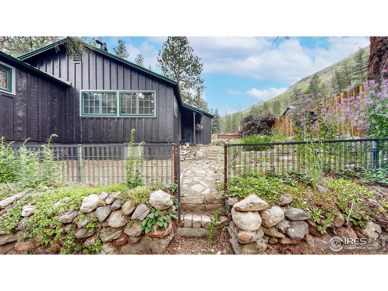 30 Falls Creek Dr