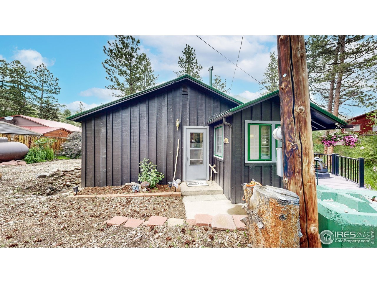 30 Falls Creek Dr