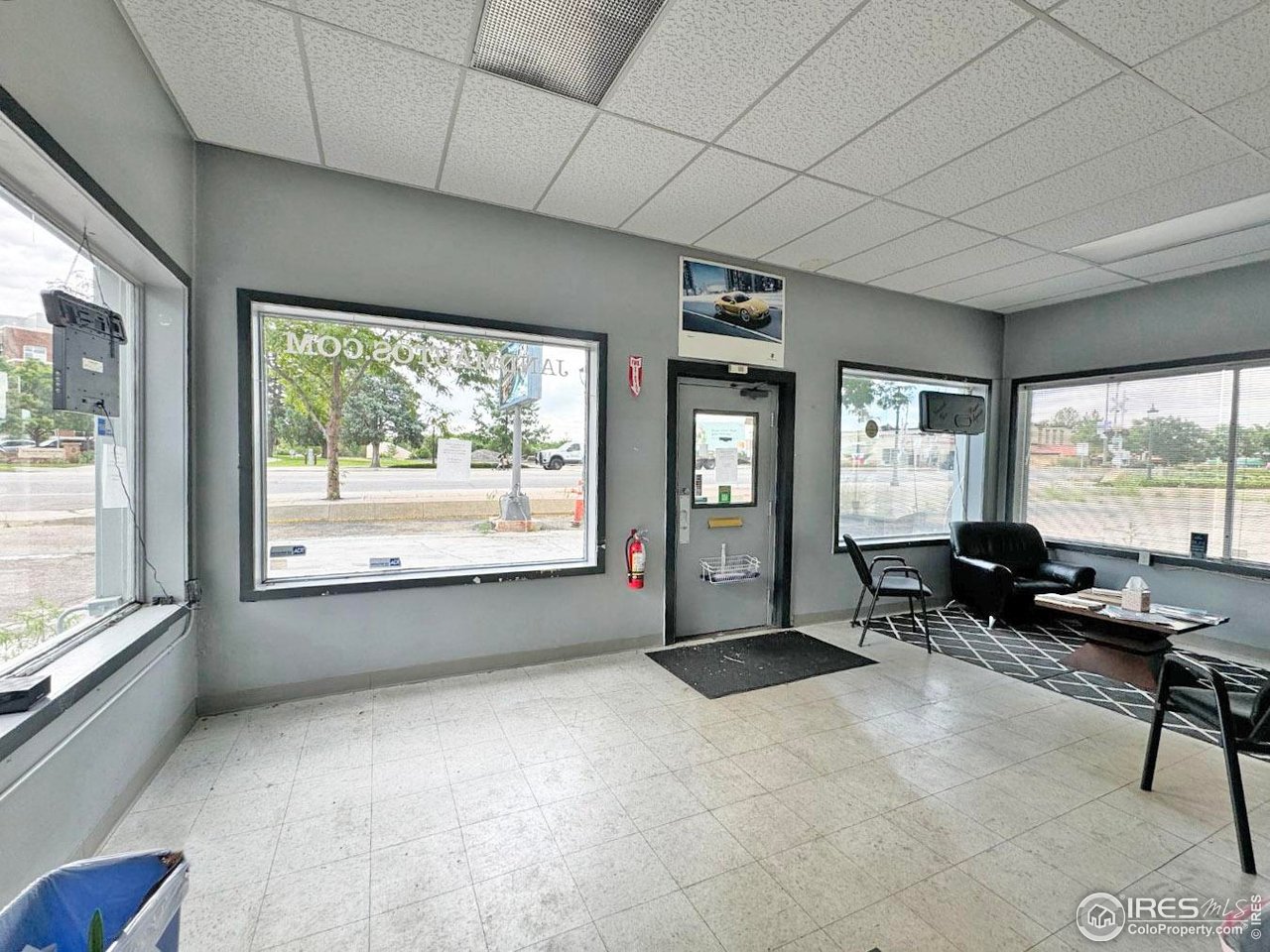 425 N College Ave