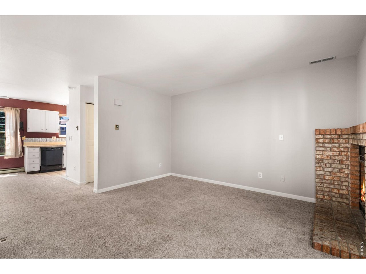 3200 Azalea Dr E2