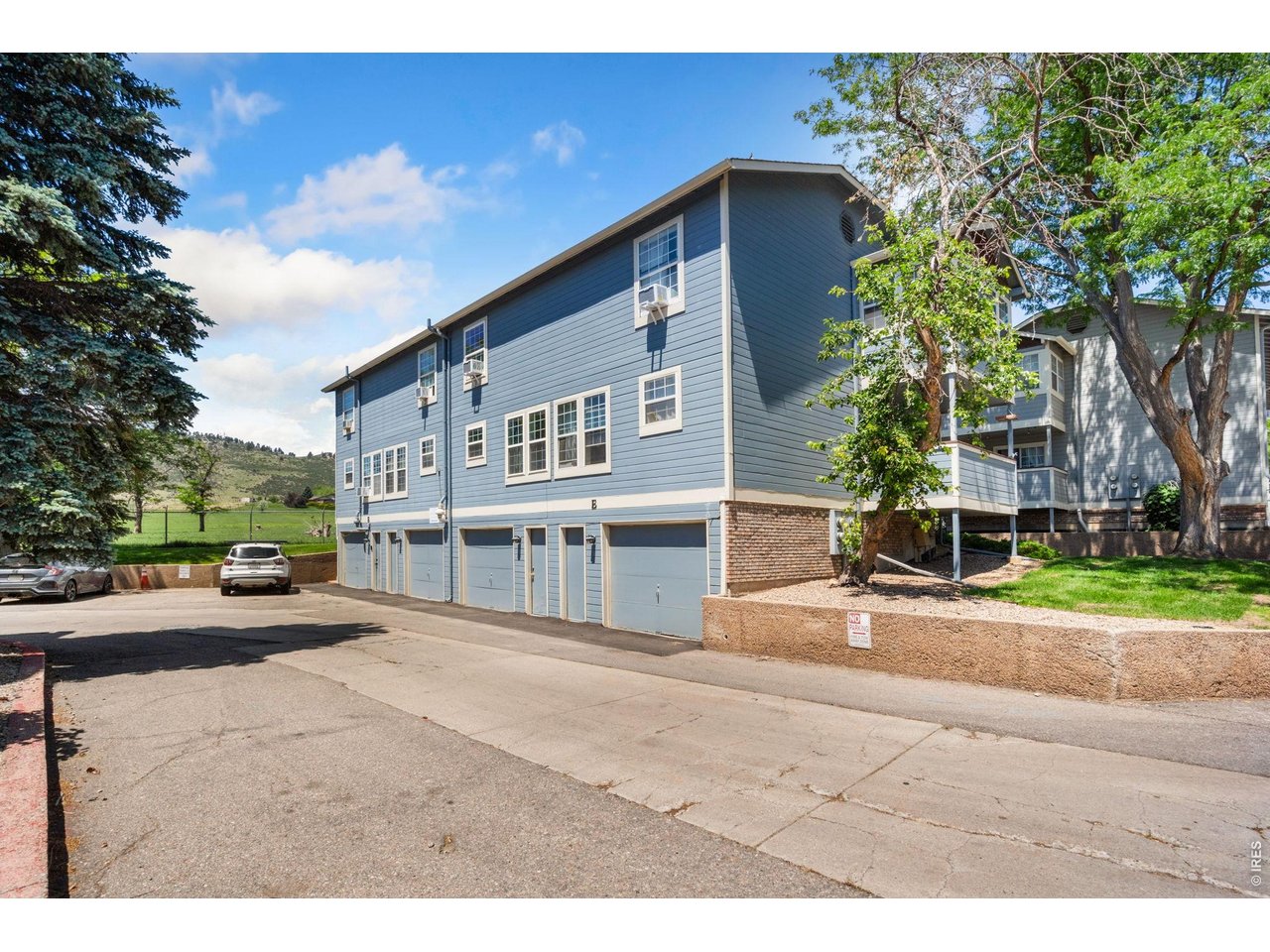 3200 Azalea Dr E2