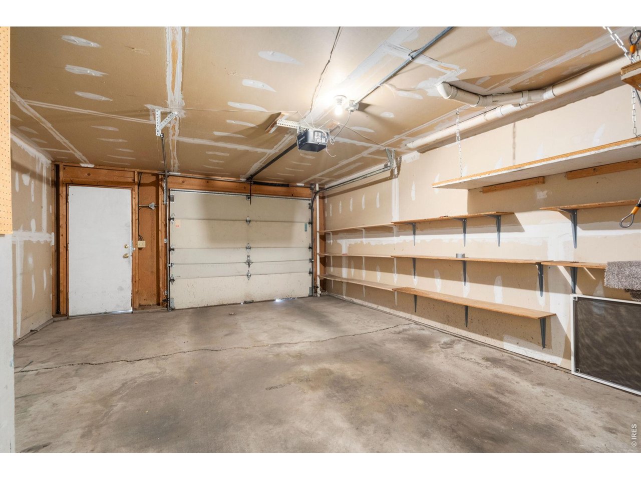 3200 Azalea Dr E2