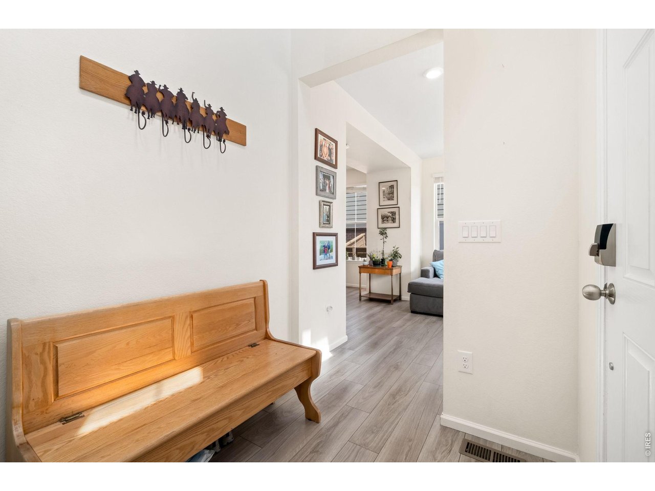 335 Zeppelin Way