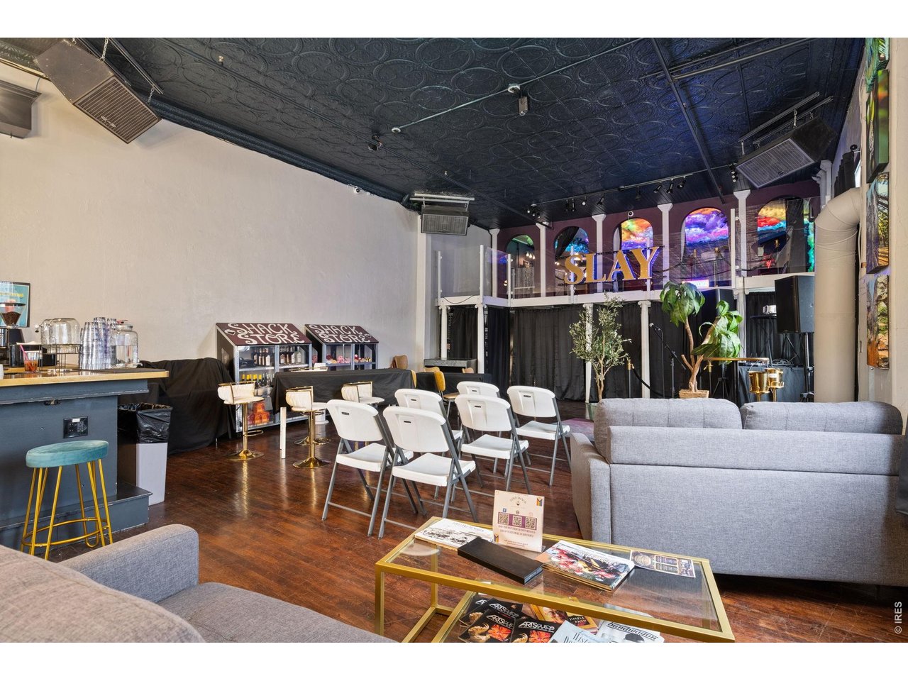 120 E 4th St