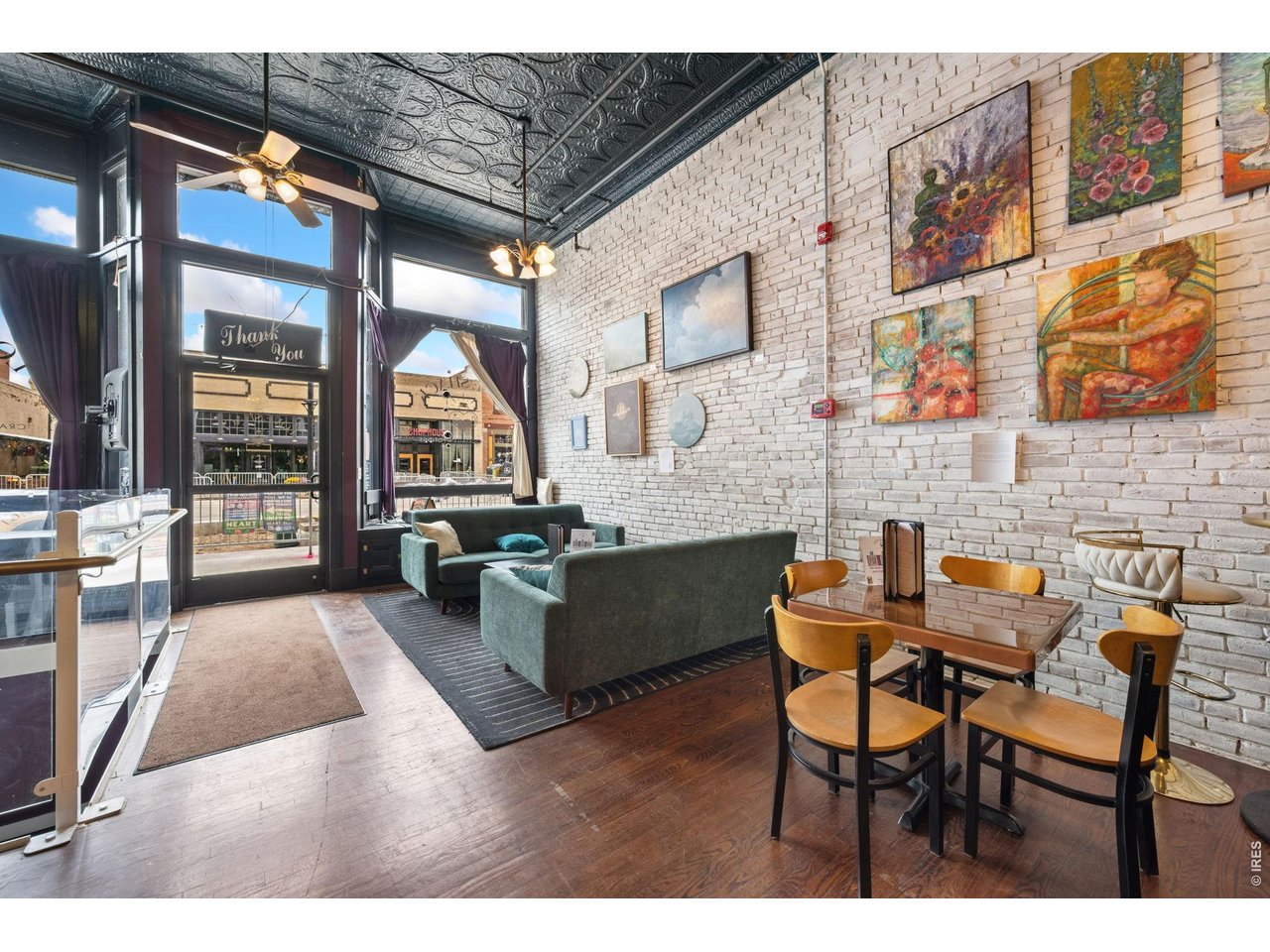 120 E 4th St