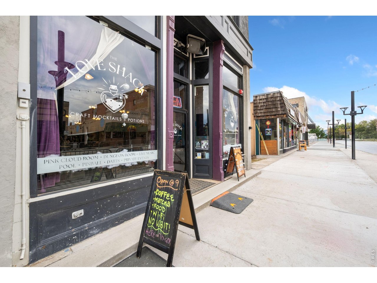 120 E 4th St