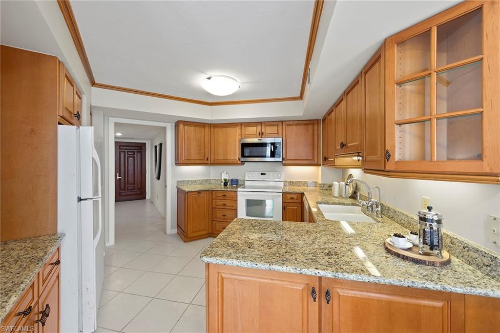 4551 Gulf Shore BLVD N # 801