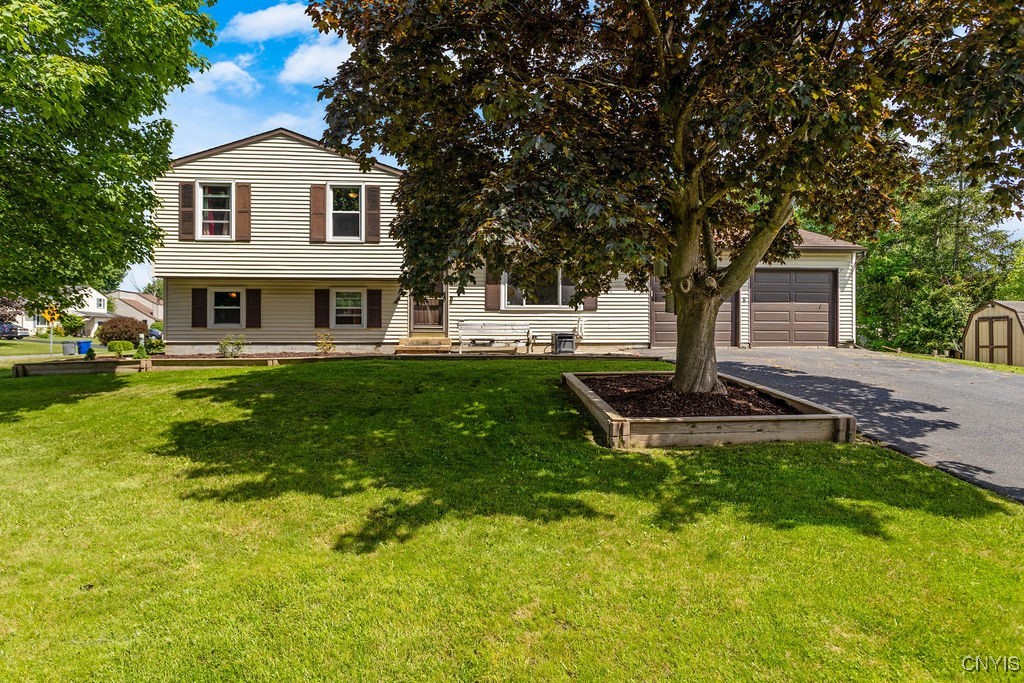 6109 Gaspe Lane