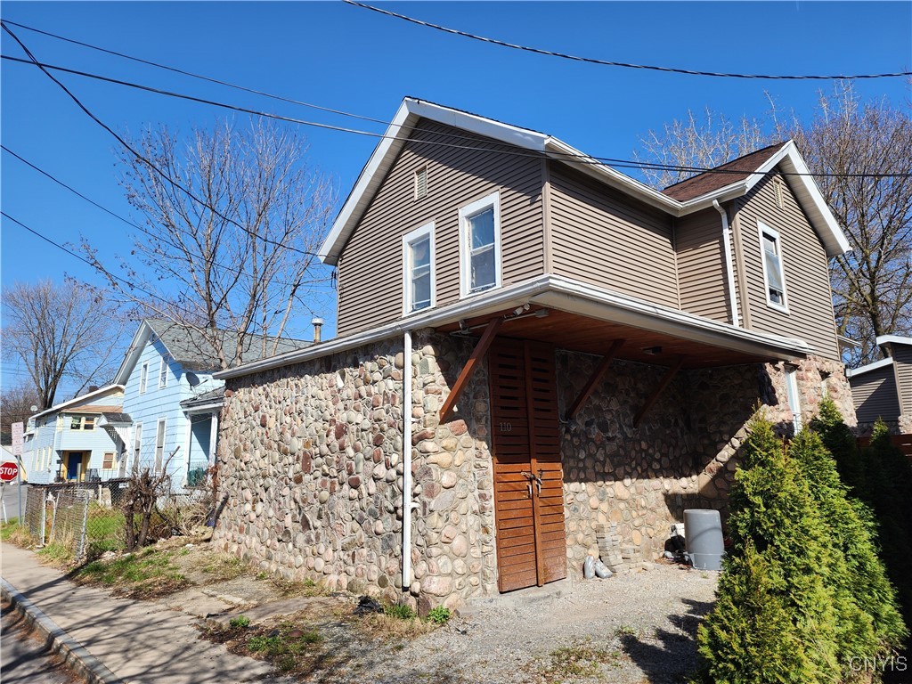 110 Lacy Place