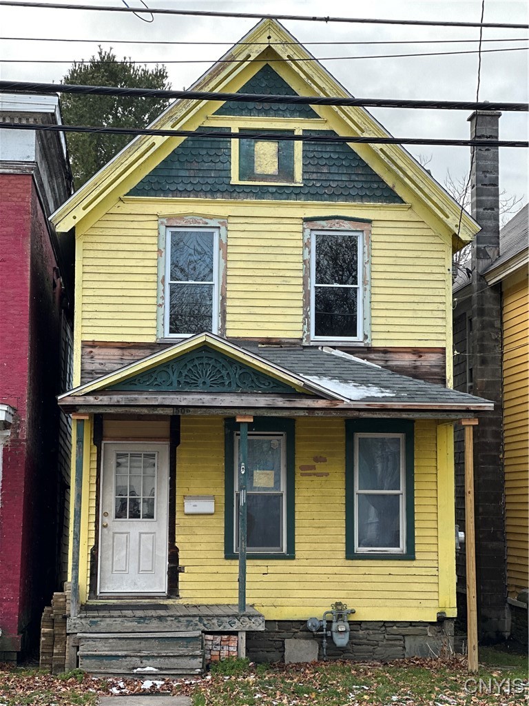 150 1/2 East 3rd Street