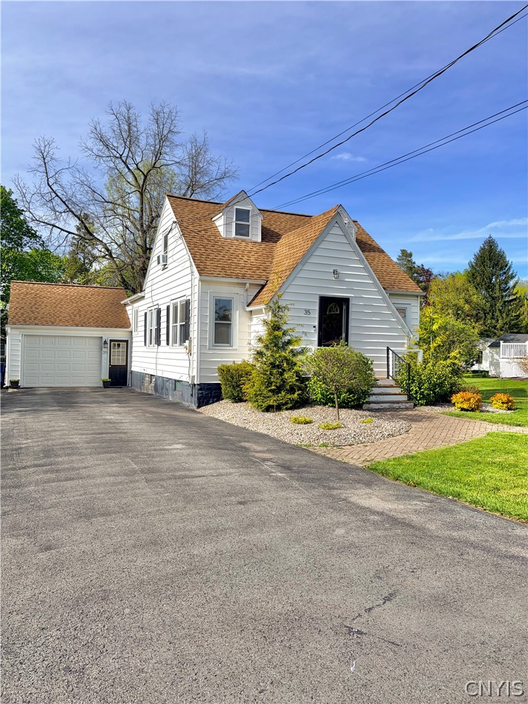 35 Vanduyne Avenue