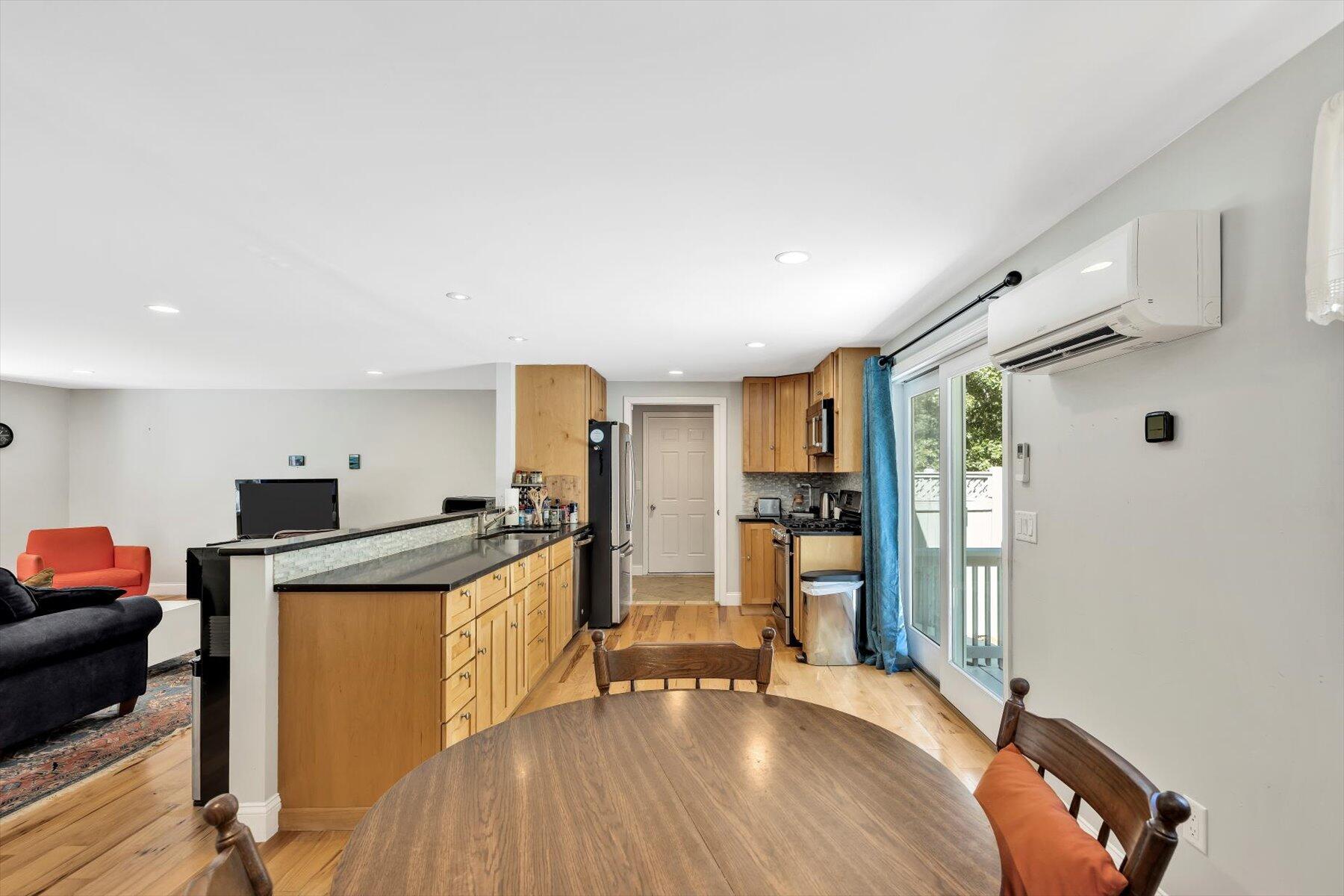 19 Kings Way