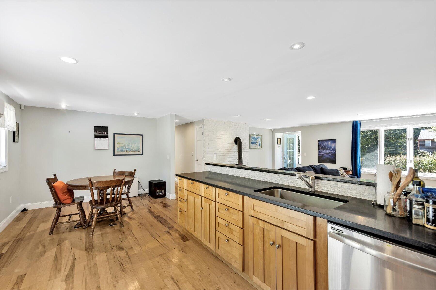 19 Kings Way