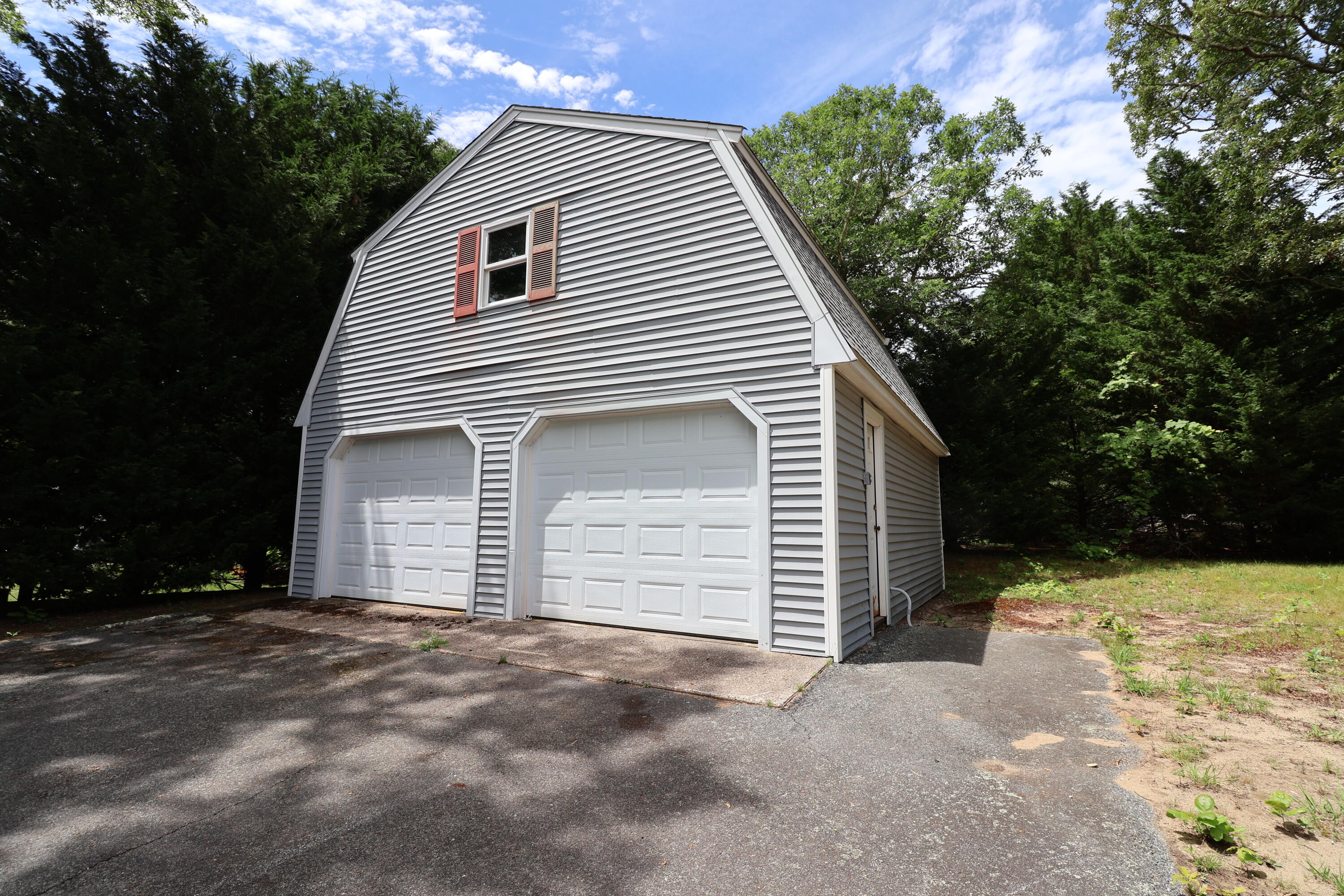 48 Long Pond Drive