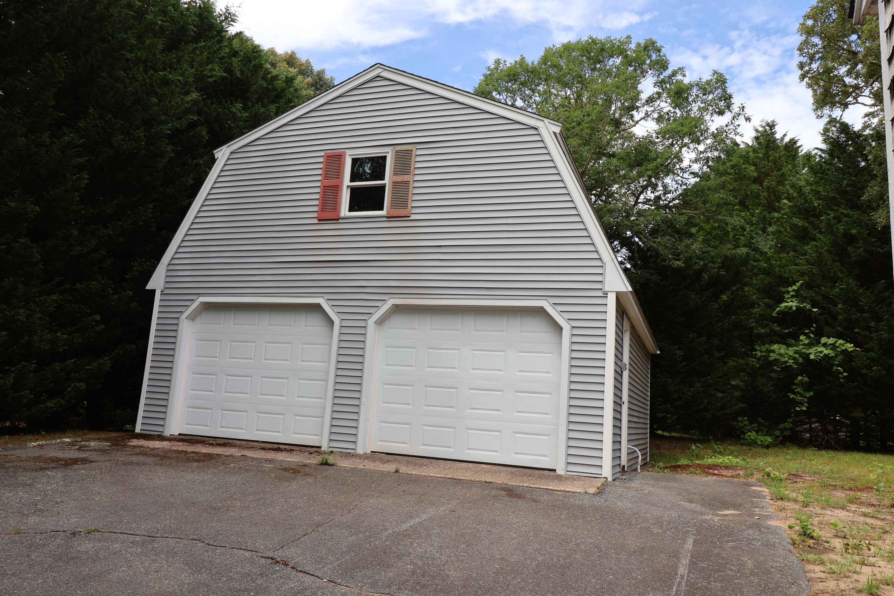 48 Long Pond Drive