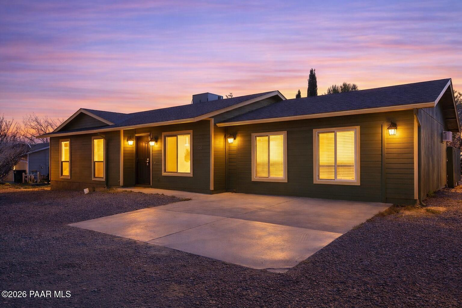 5261 N Robert Road