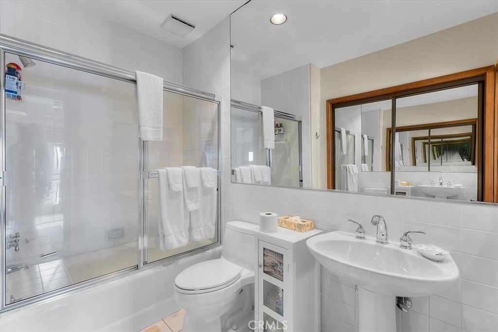 41 Camino De Flores 66