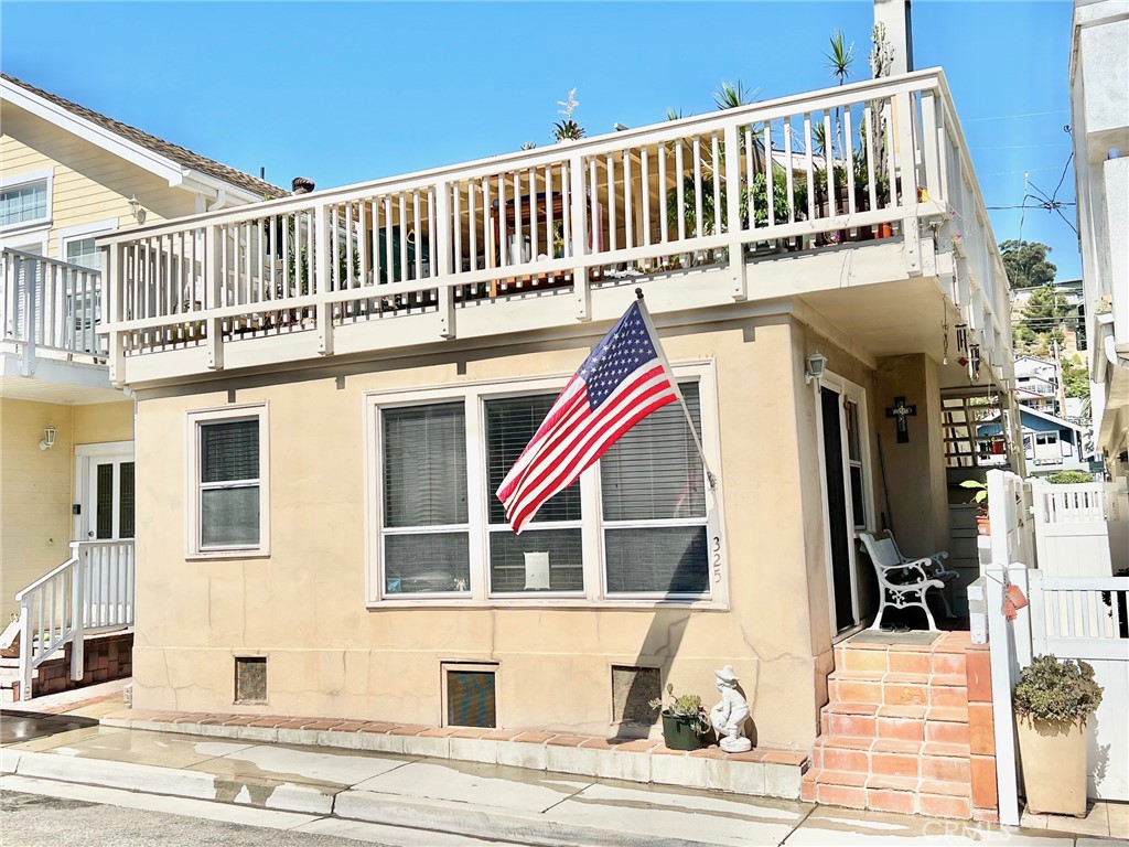 325 Descanso Avenue