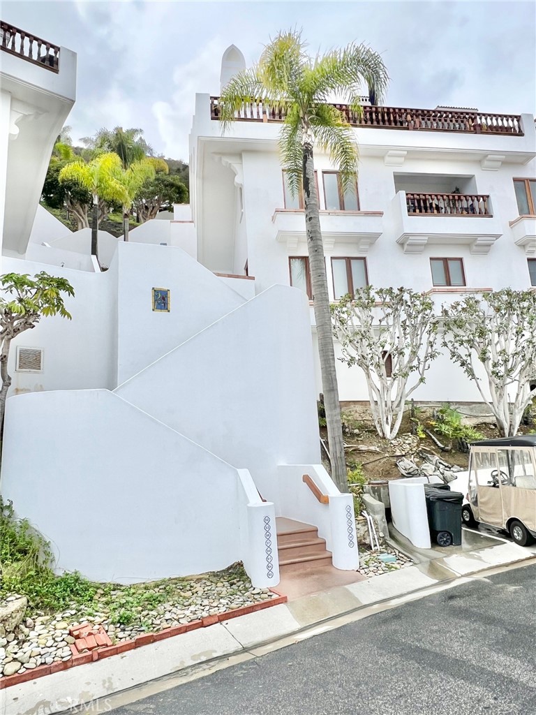 36 Camino De Flores 69