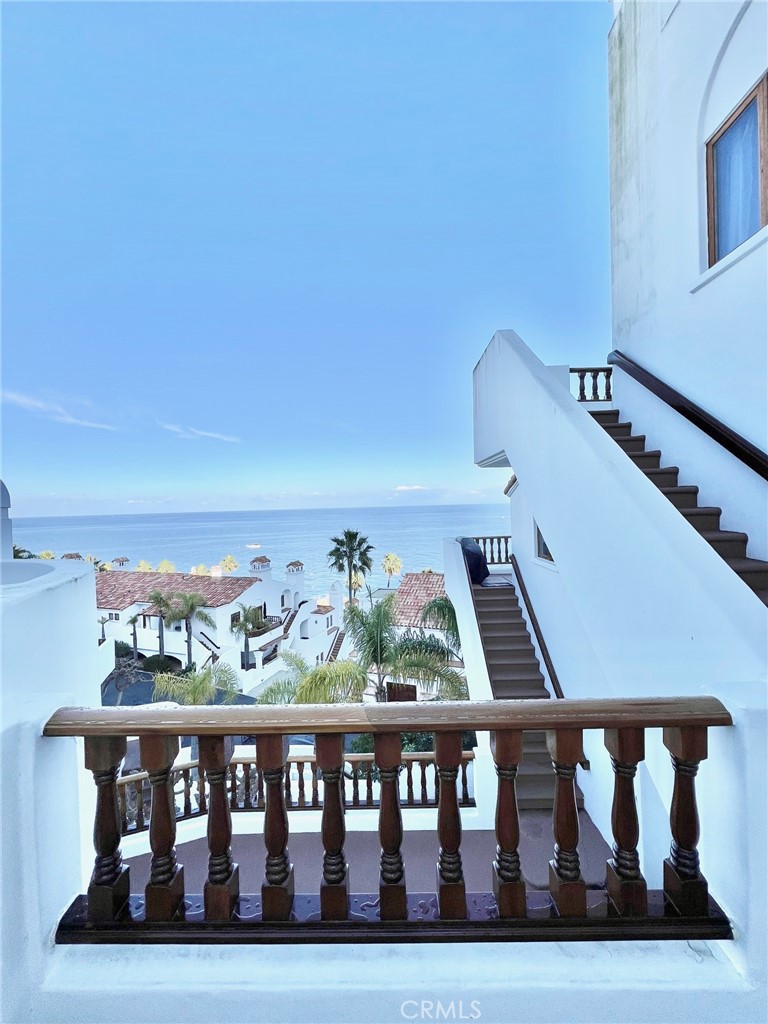 30 Camino De Flores 71