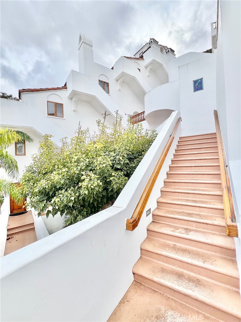 30 Camino De Flores 71