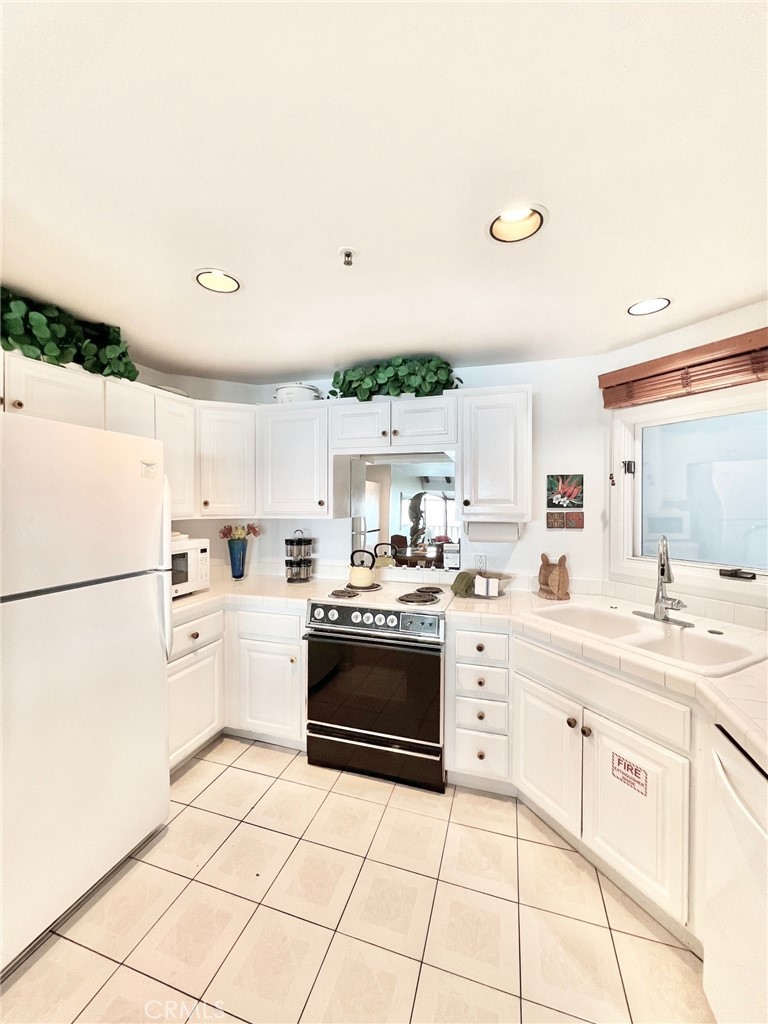 30 Camino De Flores 71