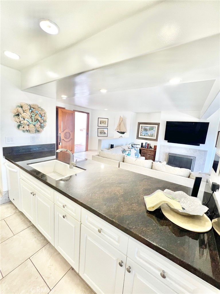 12 Camino De Flores 39