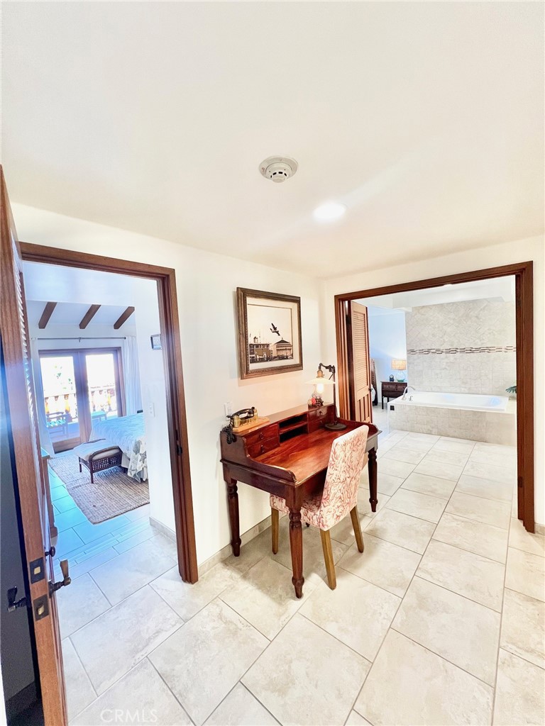 12 Camino De Flores 39