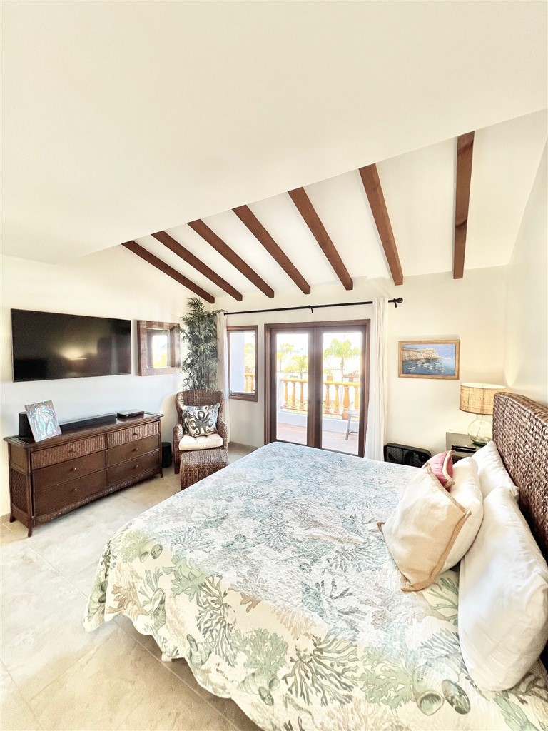 12 Camino De Flores 39