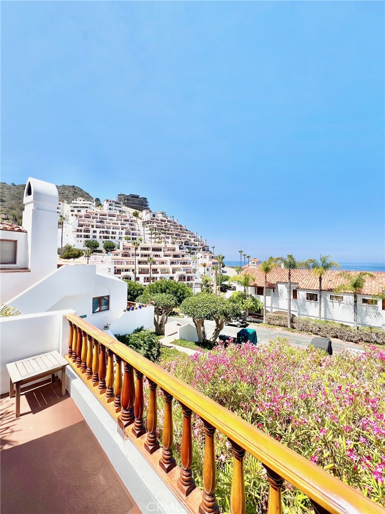 12 Camino De Flores 39