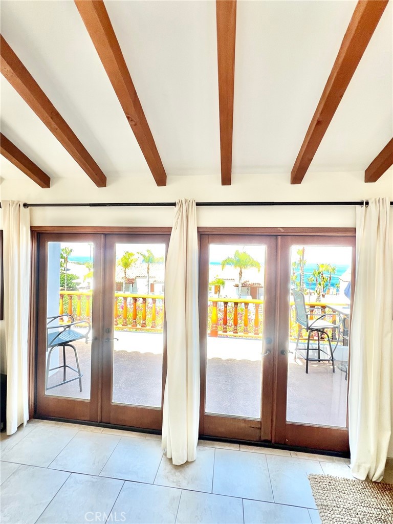 12 Camino De Flores 39