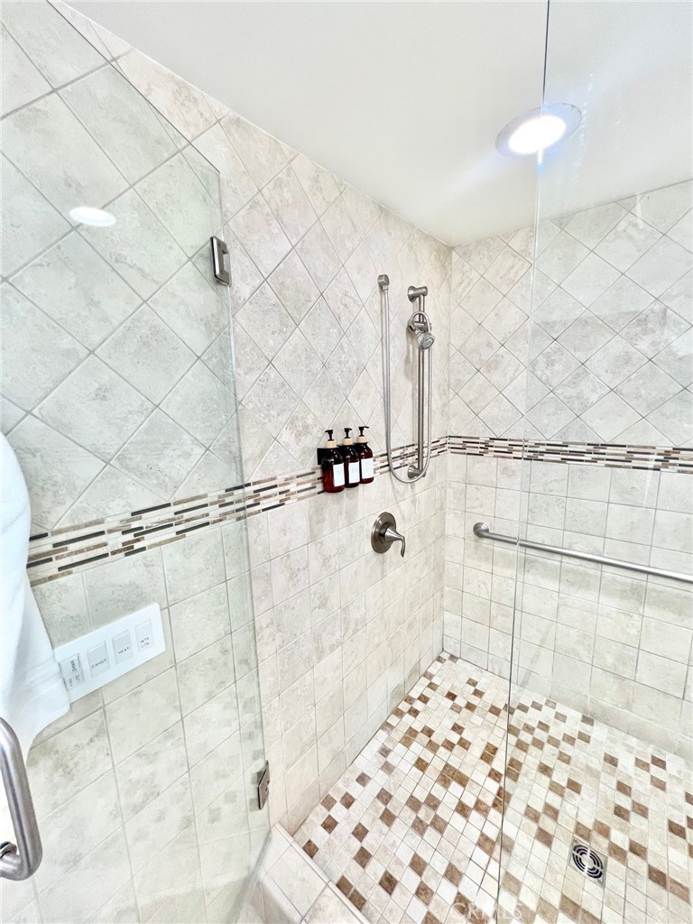 12 Camino De Flores 39