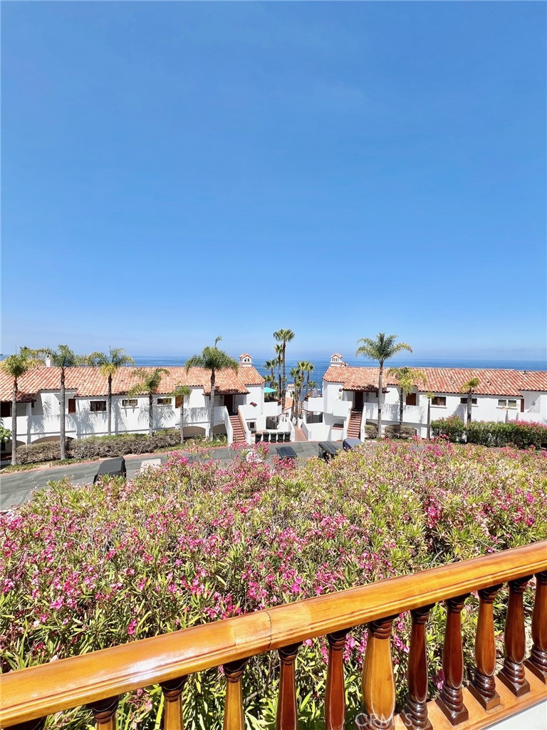 12 Camino De Flores 39