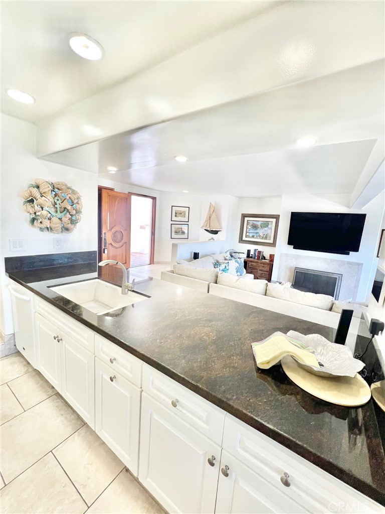 12 Camino De Flores 39