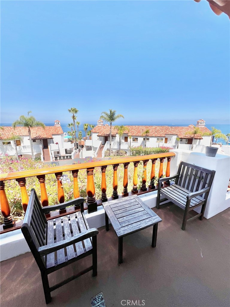 12 Camino De Flores 39