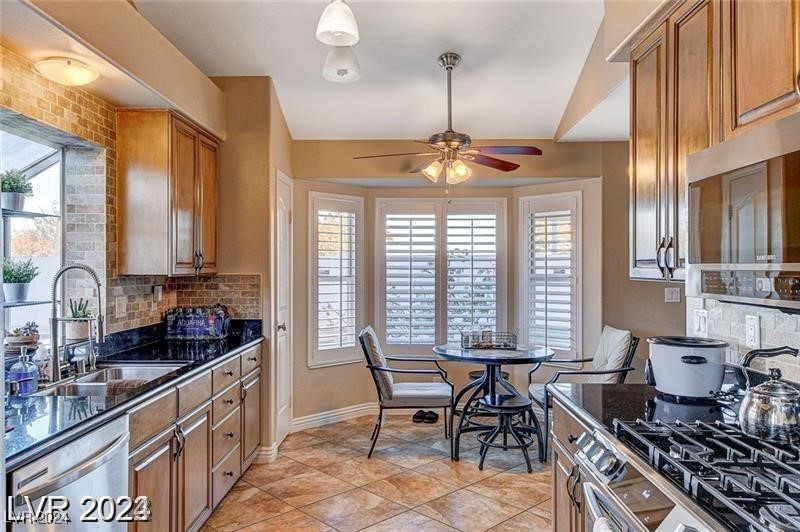 3024 Red Bay Way