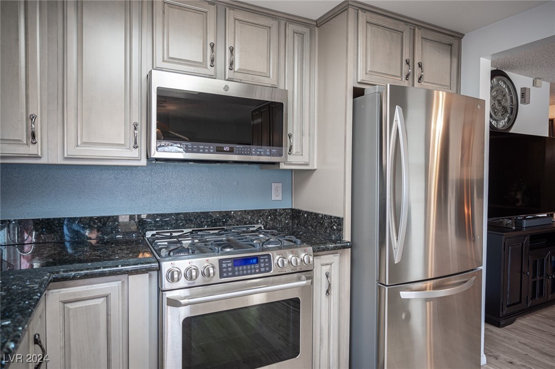 4250 Carolyn Drive