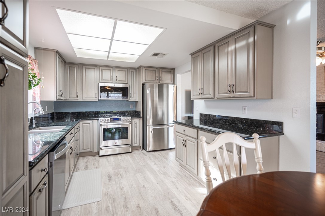 4250 Carolyn Drive