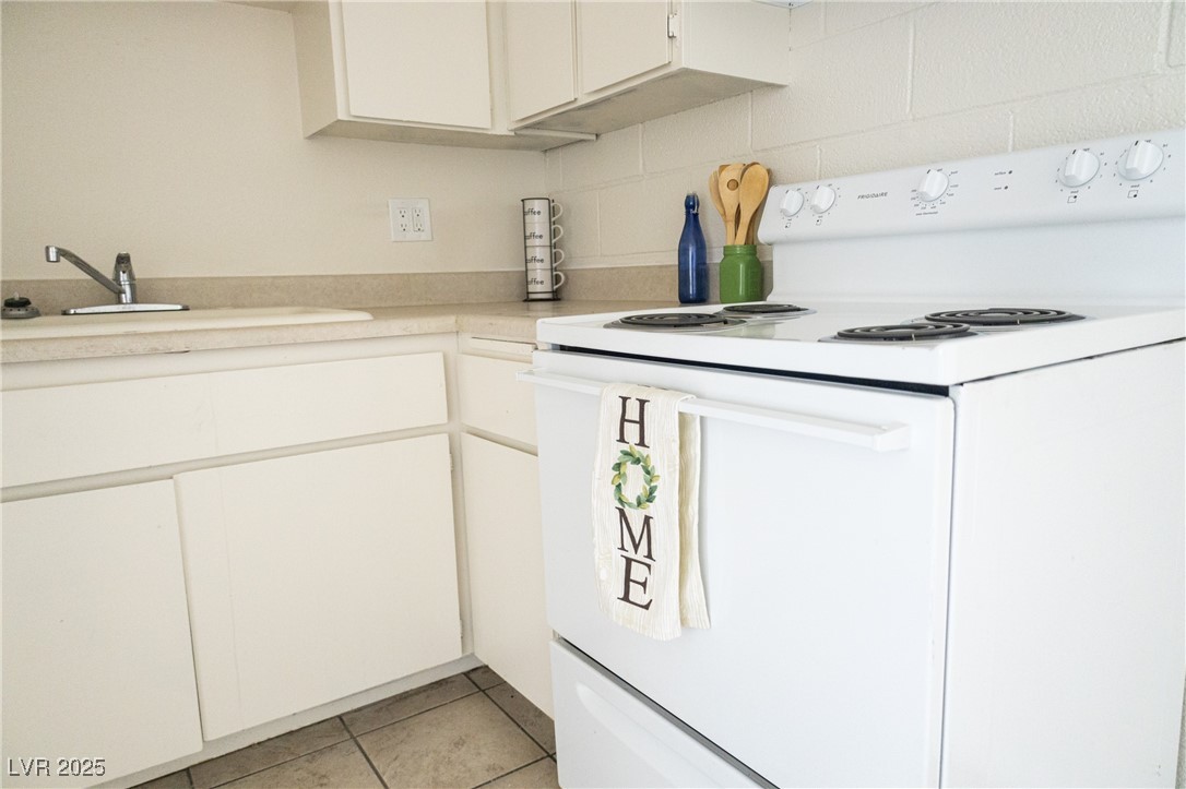 605 South Royal Crest Circle 8