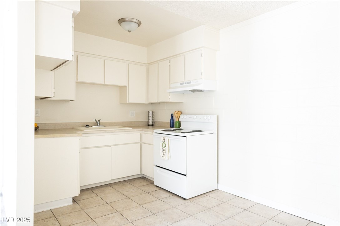 605 South Royal Crest Circle 8