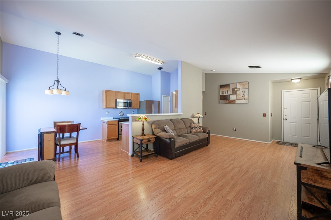 2031 Hillscroft Court