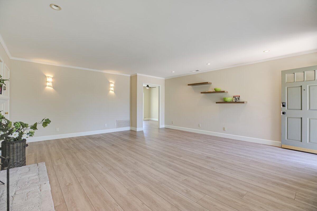 334 Consuelo Drive, A & B