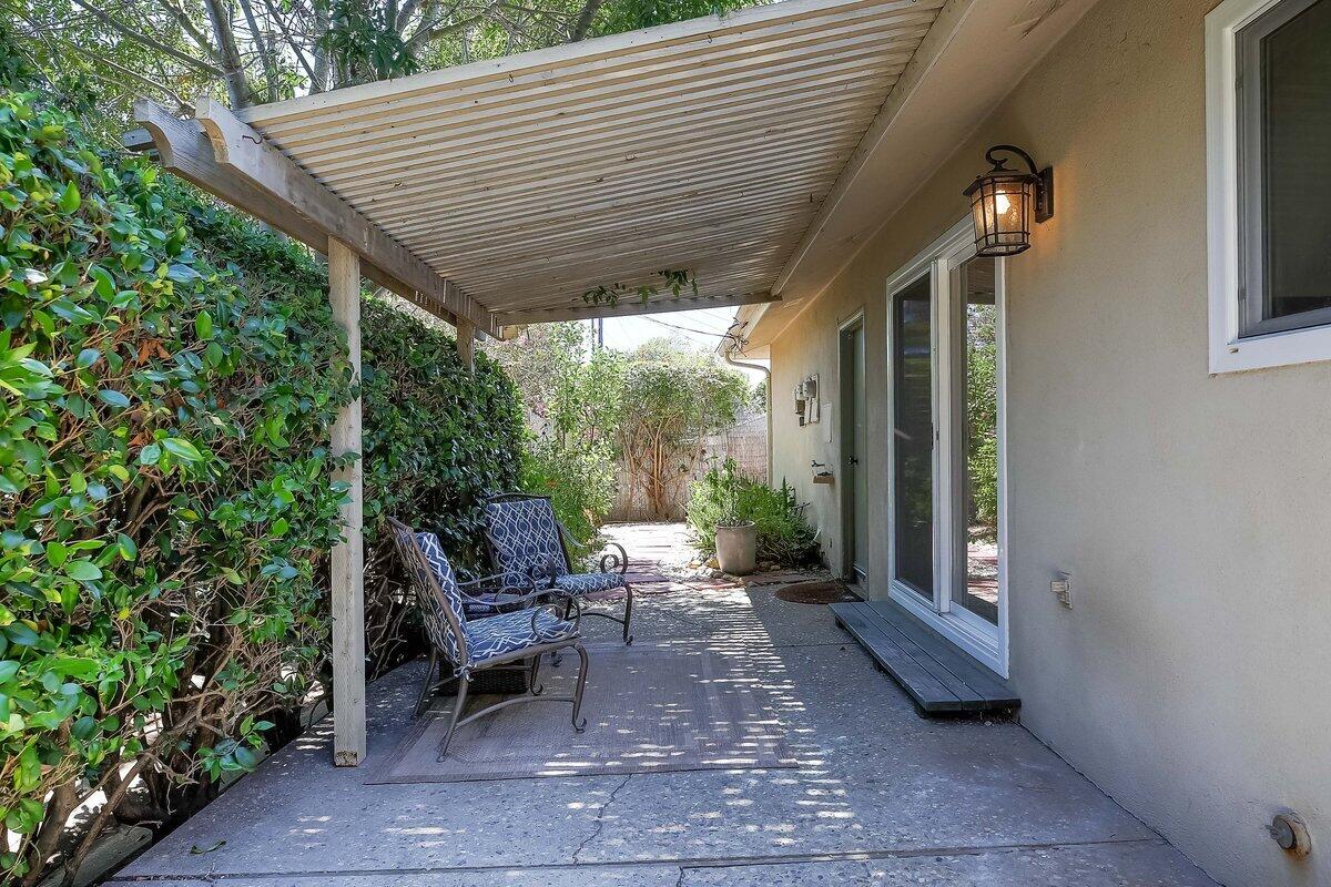 334 Consuelo Drive, A & B