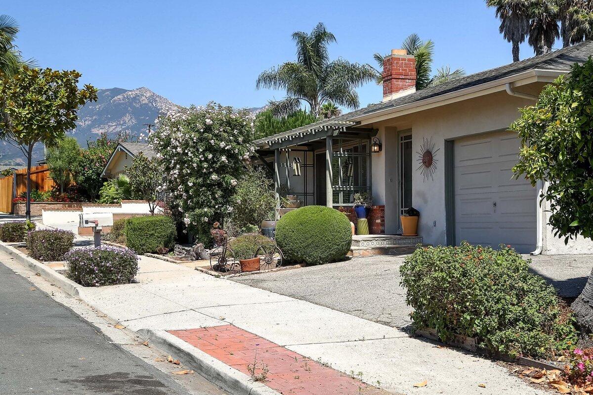 334 Consuelo Drive, A & B