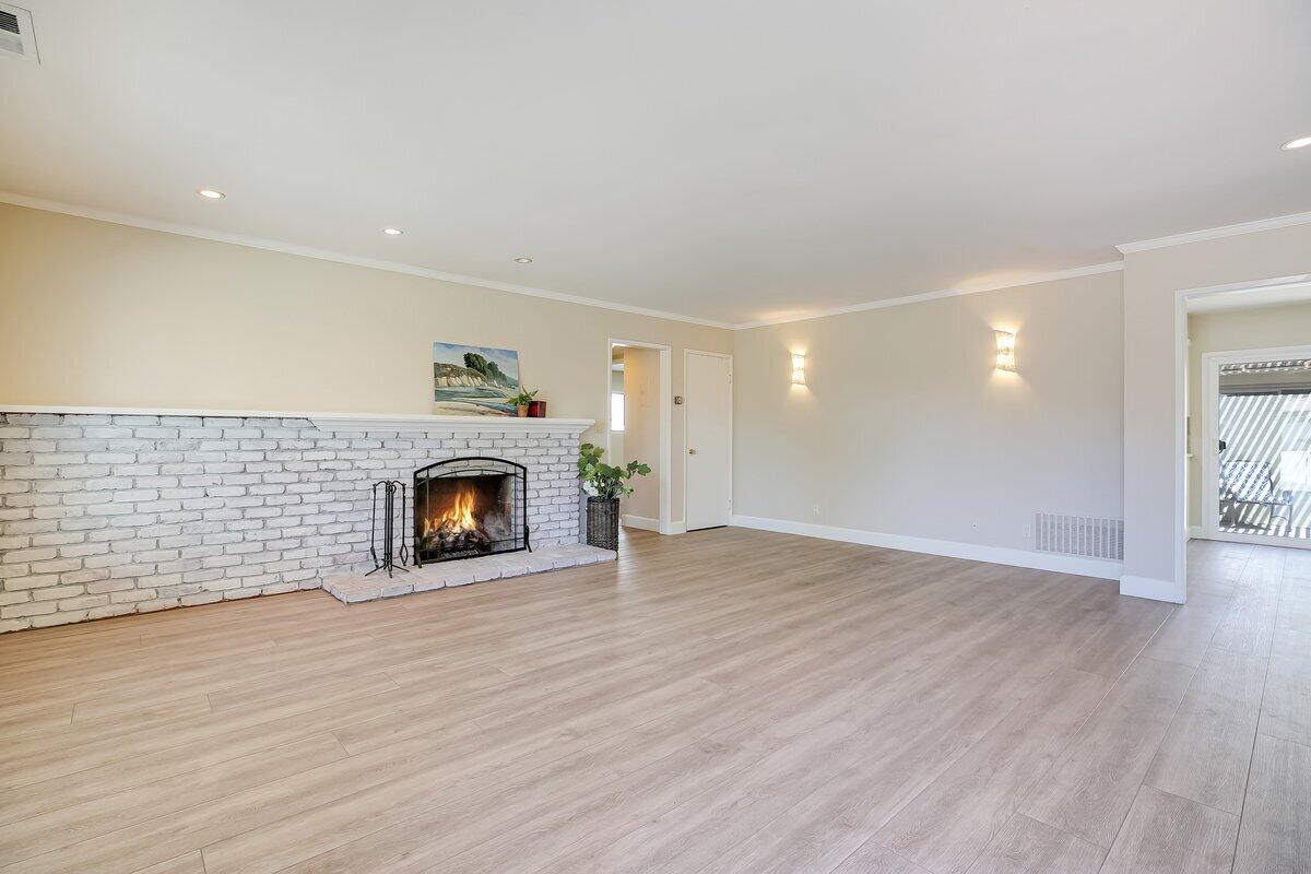 334 Consuelo Drive, A & B